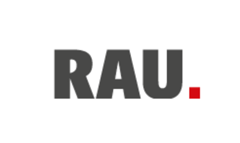 Das Bild zeigt das Logo mit dem Schriftzug "RAU" in schwarzer Schrift und einem roten Punkt auf weißem Hintergrund.