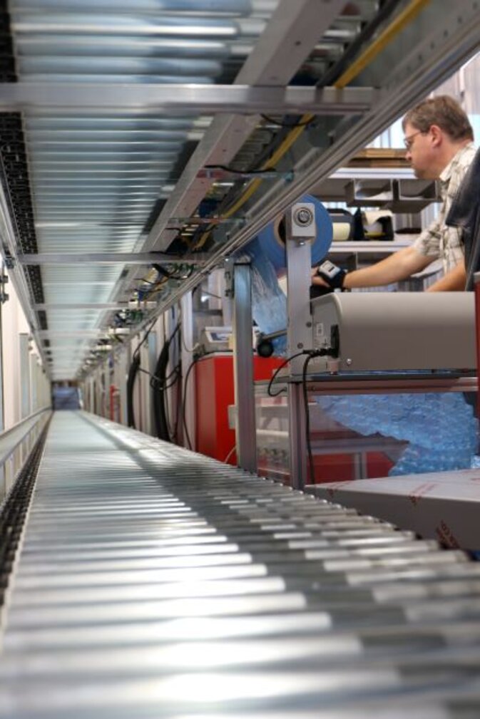 Neue Verpackungslinie - über 200 Meter Förderstrecke