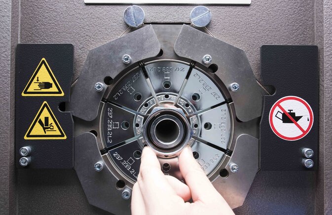 Auf eine gute Verbindung - hydraulische Verbindungstechnik in Perfektion 