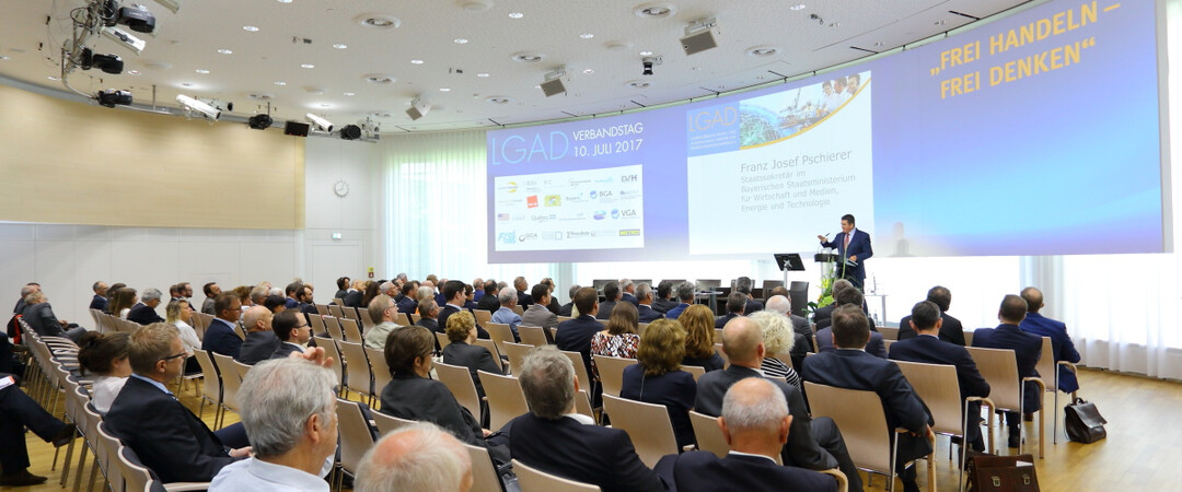 Save the date - Elisabeth Meister bei Podiumsdiskussion der LGAD in München