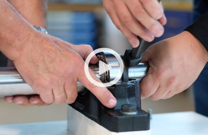 Einbau von Wälzlagern mittels Spannhülsen