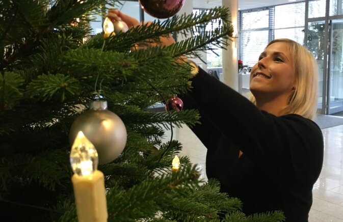 Frohe Weihnachten und einen guten Start ins neue Jahr.