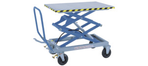 Ein mobiler Hubtisch mit Scherenmechanismus auf Rollen und Griff.