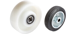 Zwei verschiedene Rollen aus Kunststoff und Gummi auf weißem Hintergrund.