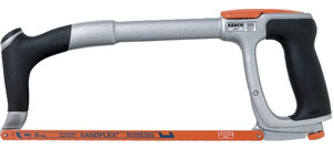 Ein moderner Stahl-Sägebogen mit ergonomischem Griff und einer scharfen Sandflex-Bi-Metall-Sägeklinge.