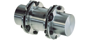 Eine drehstarre Kupplung aus Metall mit mehreren Schraubenverbindungen und glatten, zylindrischen Enden.