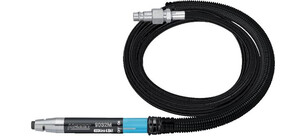 Ein pneumatischer Stabschleifer mit flexiblem Schlauch und Anschlussstück, ausgelegt für präzise Schleifarbeiten.