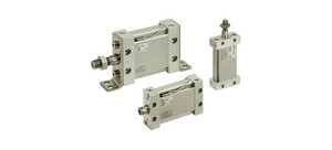 Drei verschiedene pneumatische Flachzylinder aus Metall in unterschiedlichen Größen.